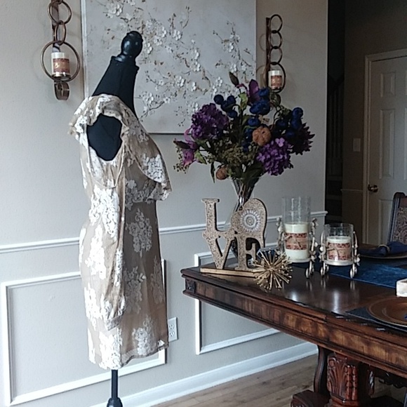 NWT Missguided Ruffle Floral Lace Mini Dress. Size 6 - Picture 15 of 17